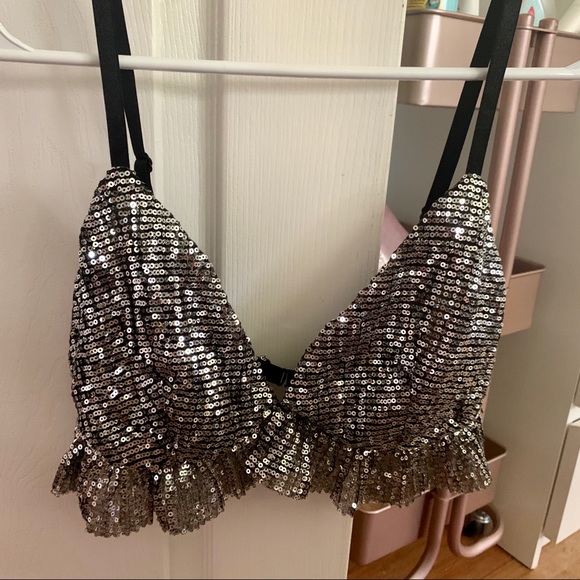 Sequin Ruffle Hem Top - Picture 3 of 3